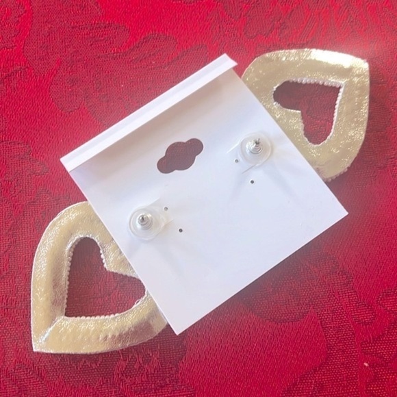 Brand New Natasha Beaded Pearl Cream Heart Drop Earrings Valentine’s Day - Picture 10 of 13